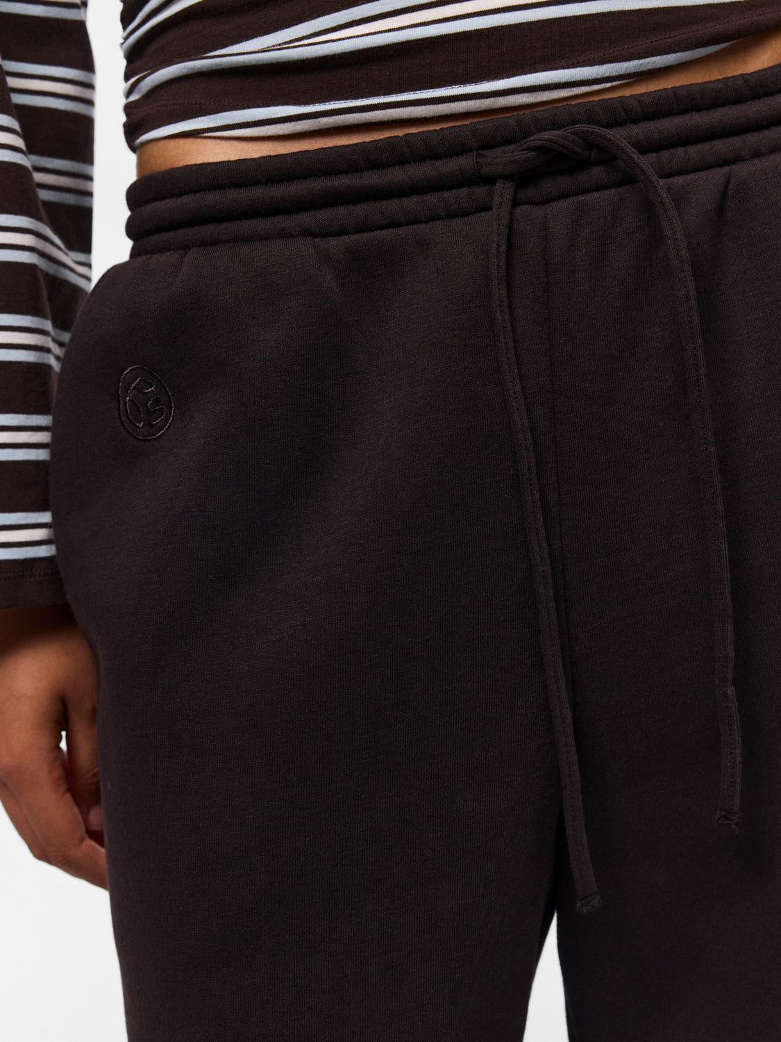 model_shot-detail